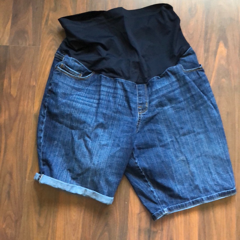 Maternity shorts - Picture 2 of 2